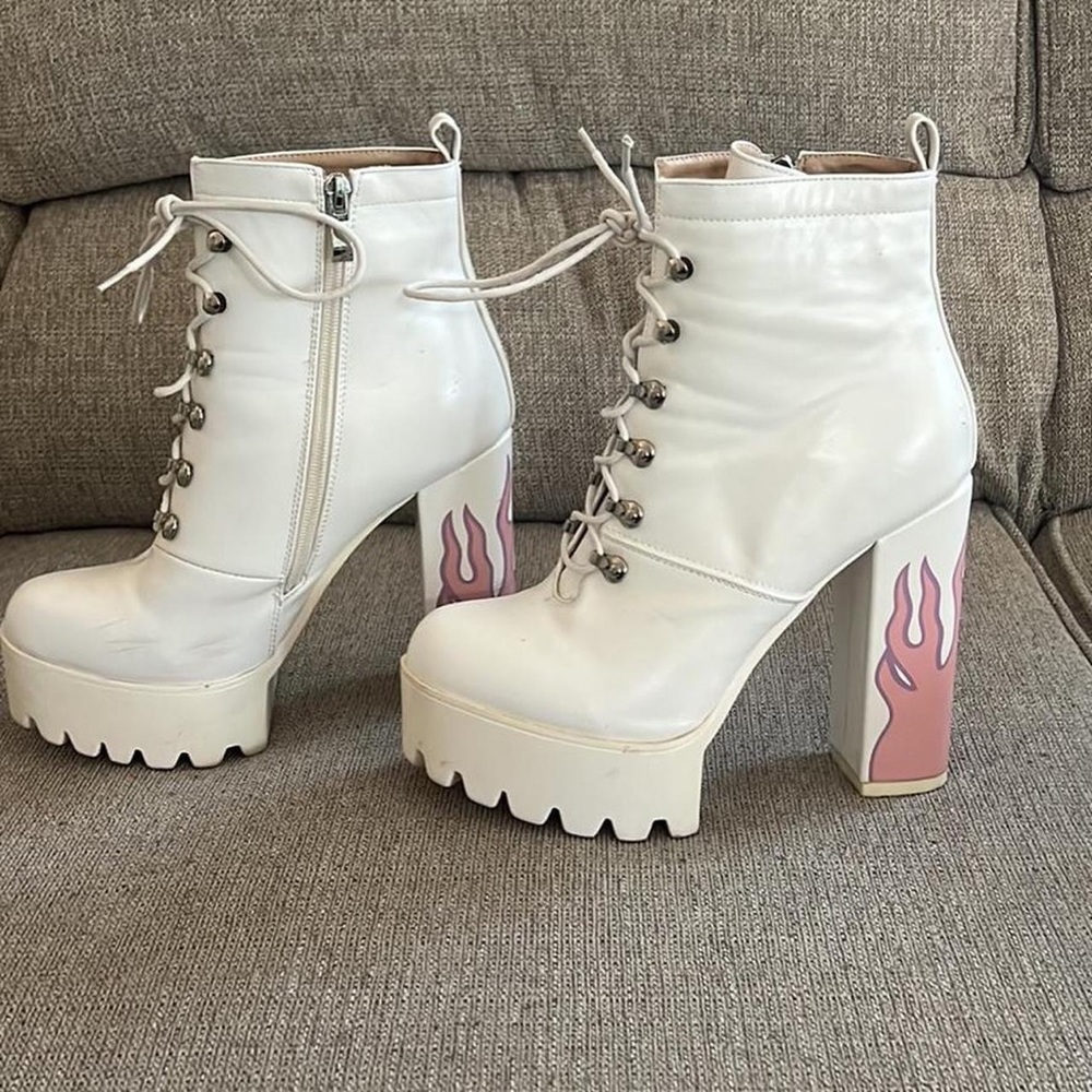 Dollskill heels size 7